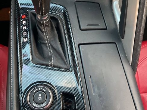 Used 2019 Chevrolet Corvette Stingray w/ Carbon Flash Badge Package image 8