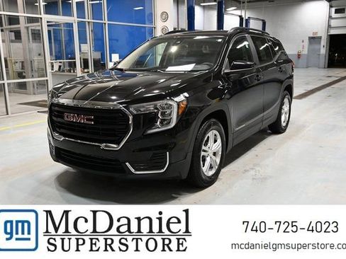 Used 2022 GMC Terrain SLE w/ Driver Convenience Package image 1