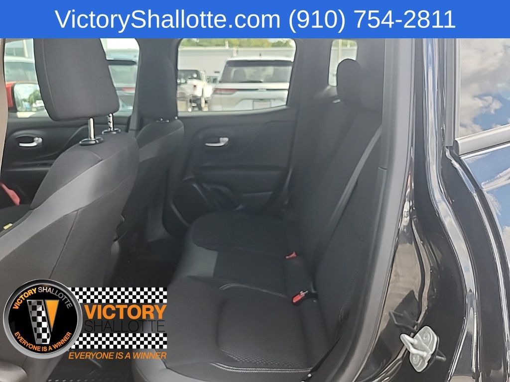 Certified 2023 Jeep Renegade Latitude AWD/4WD image 23