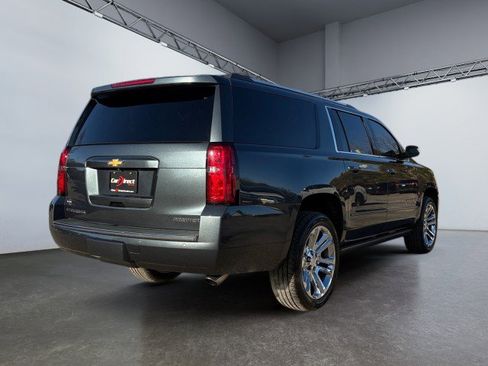 Used 2020 Chevrolet Suburban Premier w/ Premier Plus Edition image 3