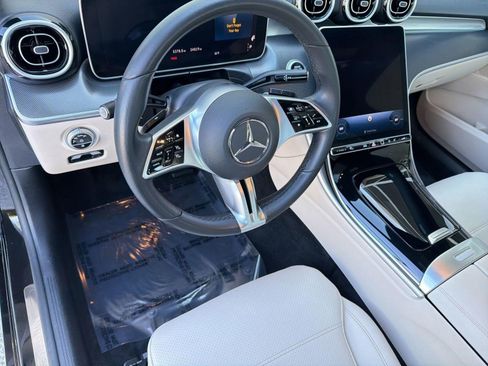Used 2025 Mercedes-Benz C 300 4MATIC Sedan image 4