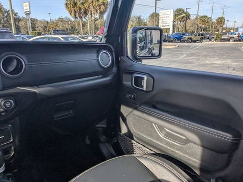 Used 2023 Jeep Wrangler Unlimited Sahara image 15