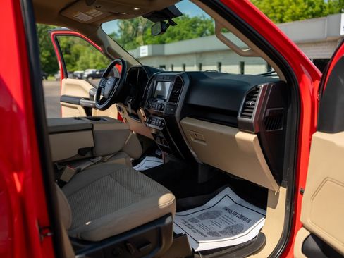 Used 2020 Ford F150 XLT w/ Equipment Group 302A Luxury AWD/4WD image 18