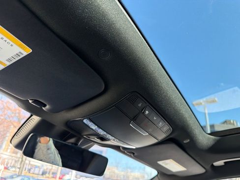 Used 2022 Mercedes-Benz GLC 300 4MATIC w/ AMG Line image 32