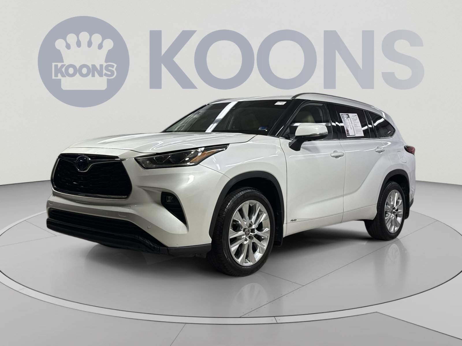 Used 2022 Toyota Highlander Limited AWD/4WD image 1