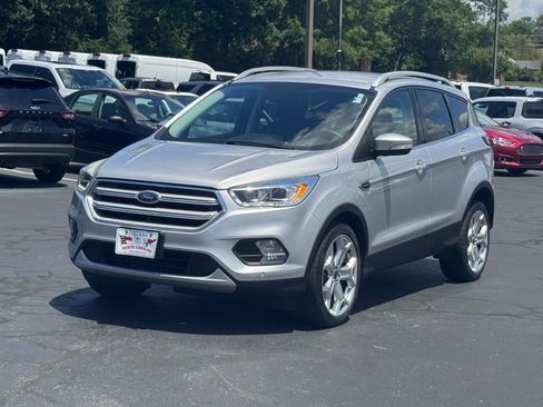 Used 2019 Ford Escape Titanium AWD/4WD image 2