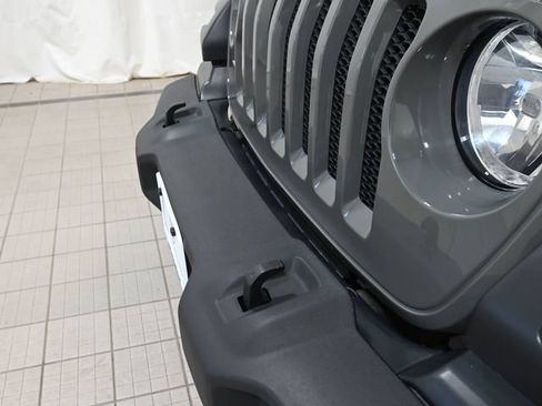 Used 2019 Jeep Wrangler Unlimited Sport S AWD/4WD image 18
