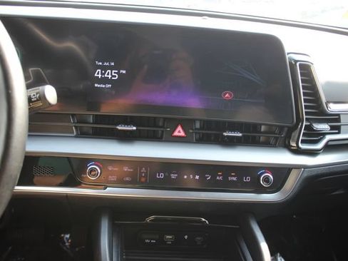 Used 2023 Kia Sportage EX AWD/4WD image 4