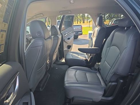 Used 2018 Buick Enclave Premium FWD image 16