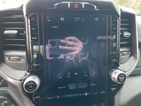 Used 2022 RAM 2500 Laramie w/ Night Edition image 32