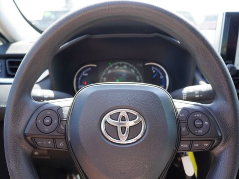 Used 2024 Toyota RAV4 LE AWD/4WD image 22