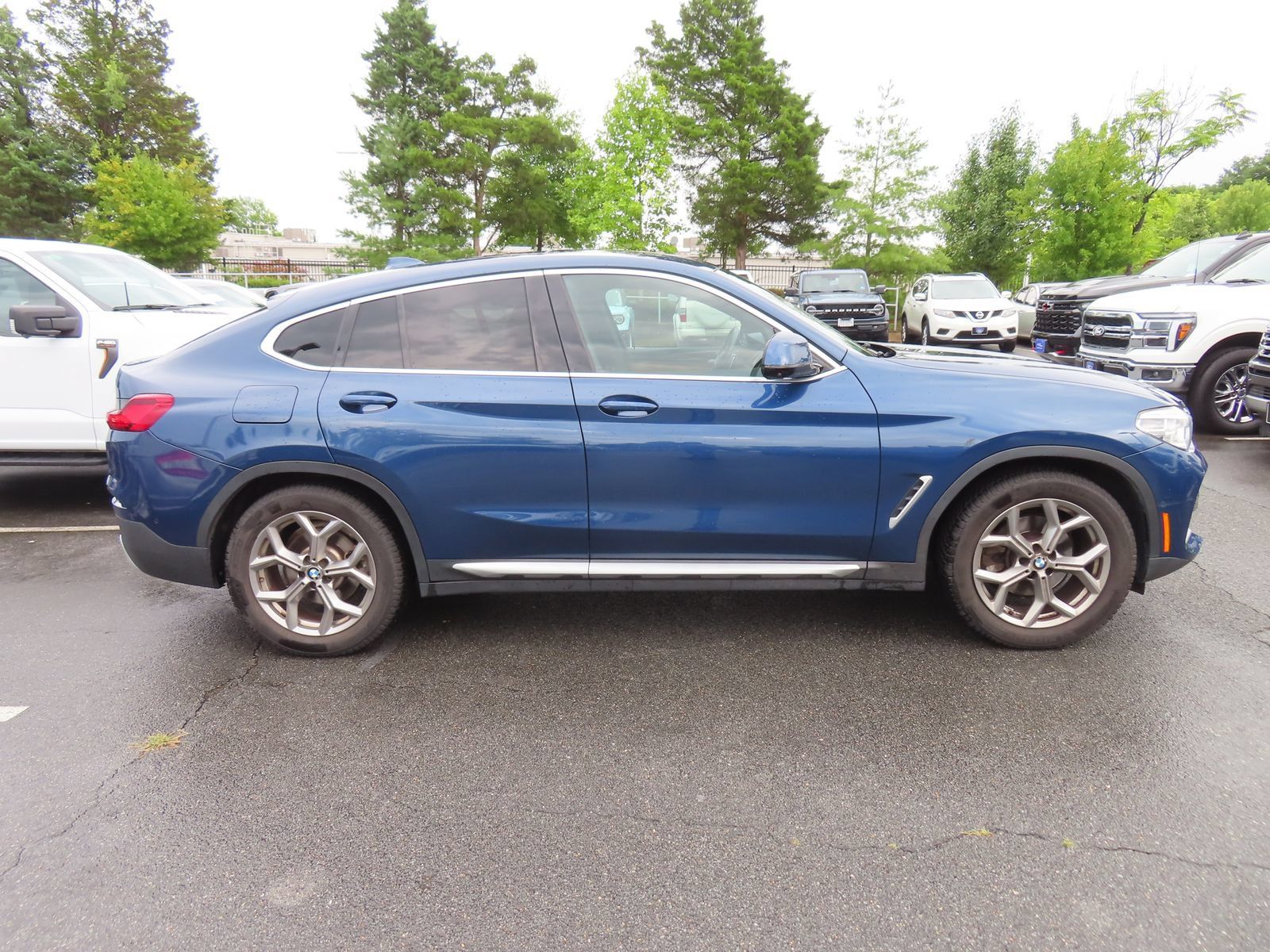 Used 2021 BMW X4 xDrive30i w/ Executive Package AWD/4WD image 4