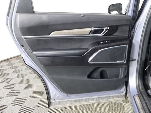 Used 2022 Kia Telluride SX w/ SX Prestige Package AWD/4WD image 30