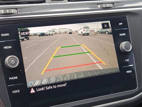 Used 2023 Volkswagen Tiguan SE R-Line image 13