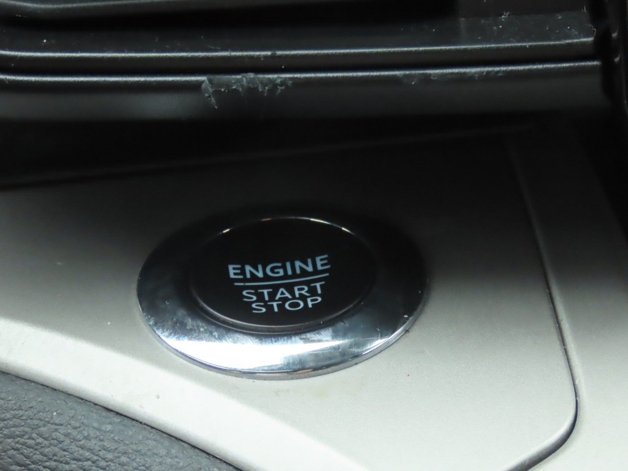 Certified 2024 Ford Explorer XLT RWD image 29