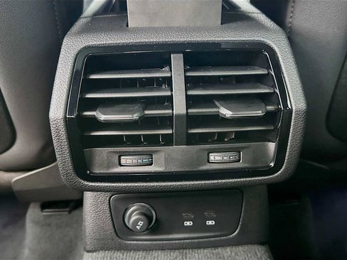 Used 2025 Audi Q3 2.0T Premium Plus image 23