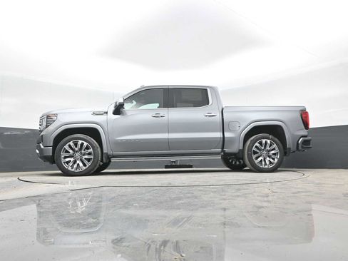 Used 2025 GMC Sierra 1500 Denali w/ Denali Reserve Package AWD/4WD image 39