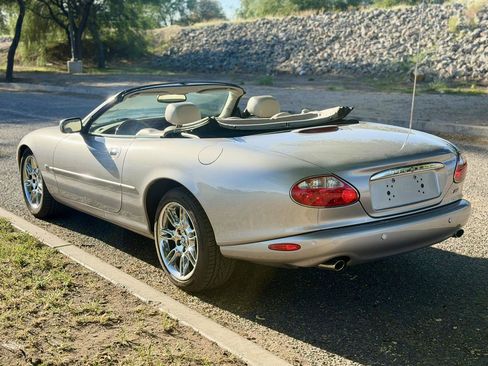 Used 2001 Jaguar XK8 Convertible RWD image 3