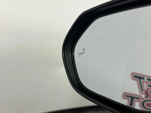 Used 2021 Toyota Camry XLE image 39