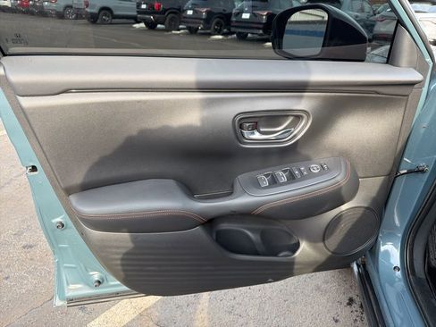 Certified 2025 Honda HR-V Sport image 17