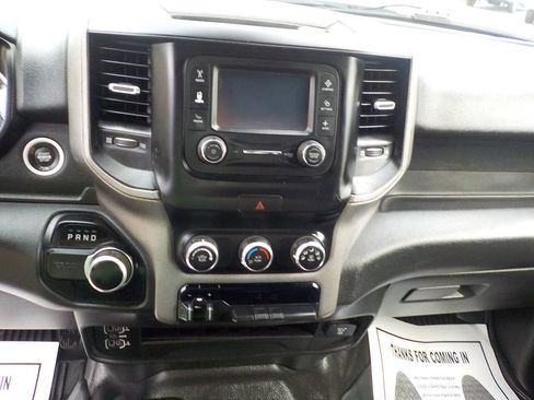 Used 2022 RAM 2500 Tradesman w/ Chrome Appearance Group AWD/4WD image 17