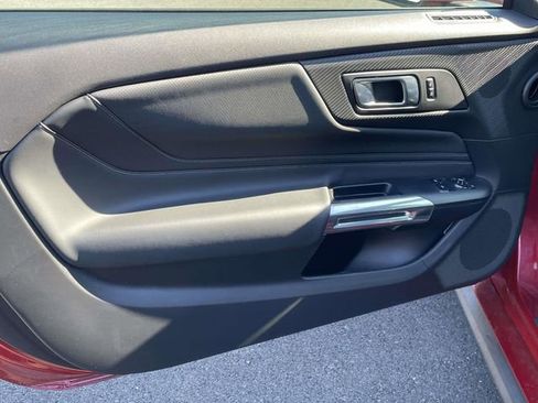 Used 2024 Ford Mustang GT Premium image 8