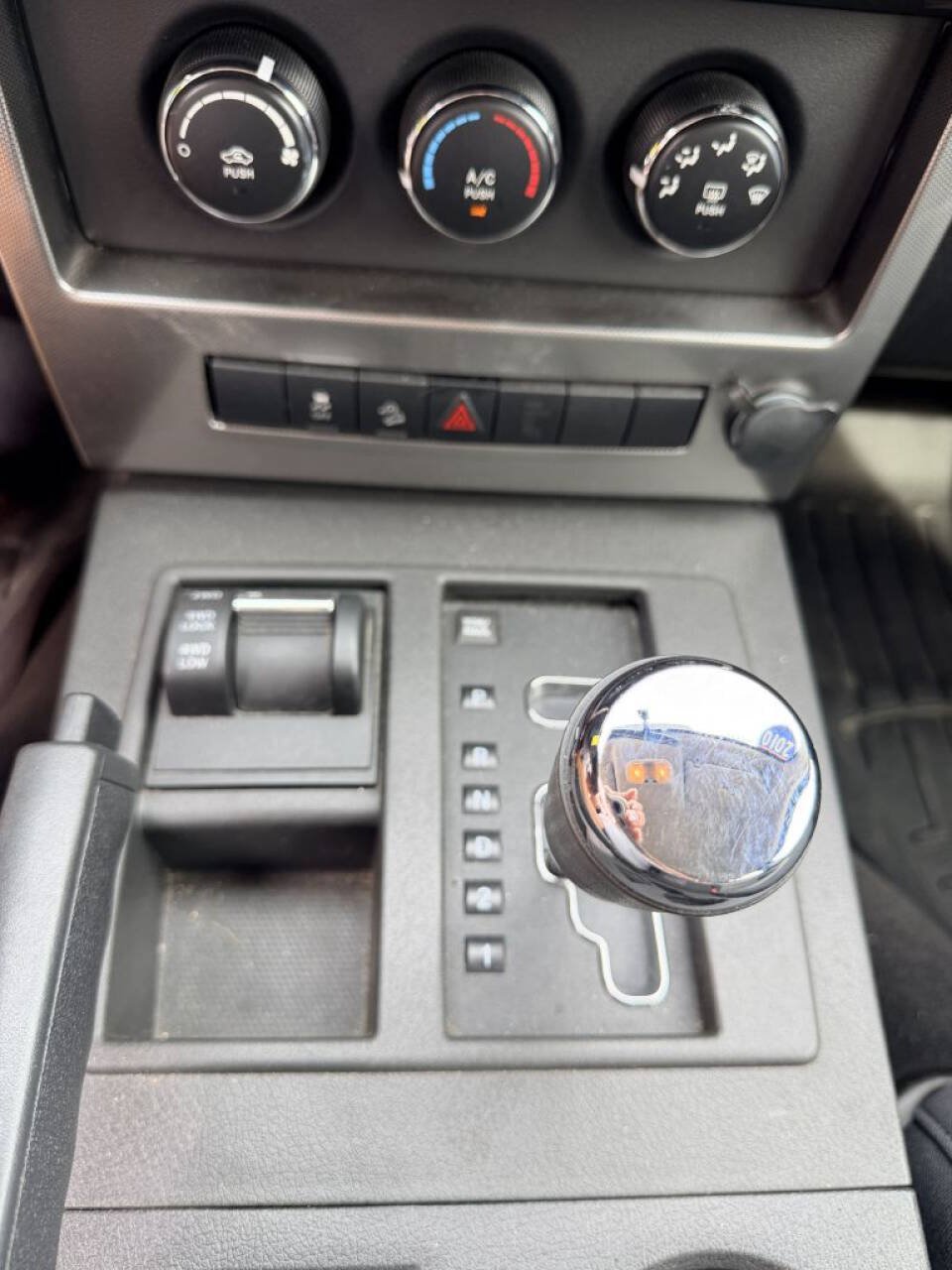 Used 2010 Jeep Liberty Sport w/ Popular Equipment Group AWD/4WD image 17