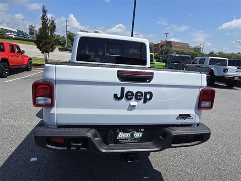 New 2025 Jeep Gladiator Sport image 14