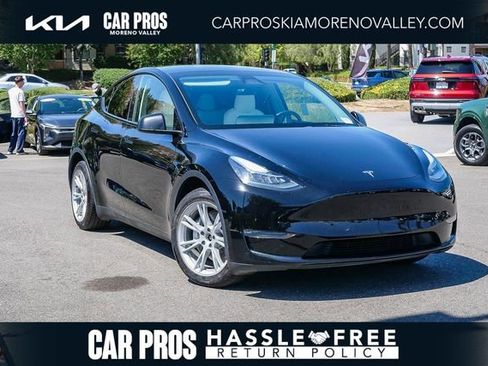 Used 2023 Tesla Model Y Long Range AWD/4WD image 1