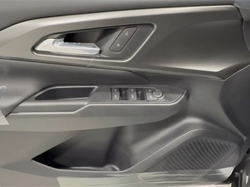 New 2026 Chevrolet Equinox EV LT image 11