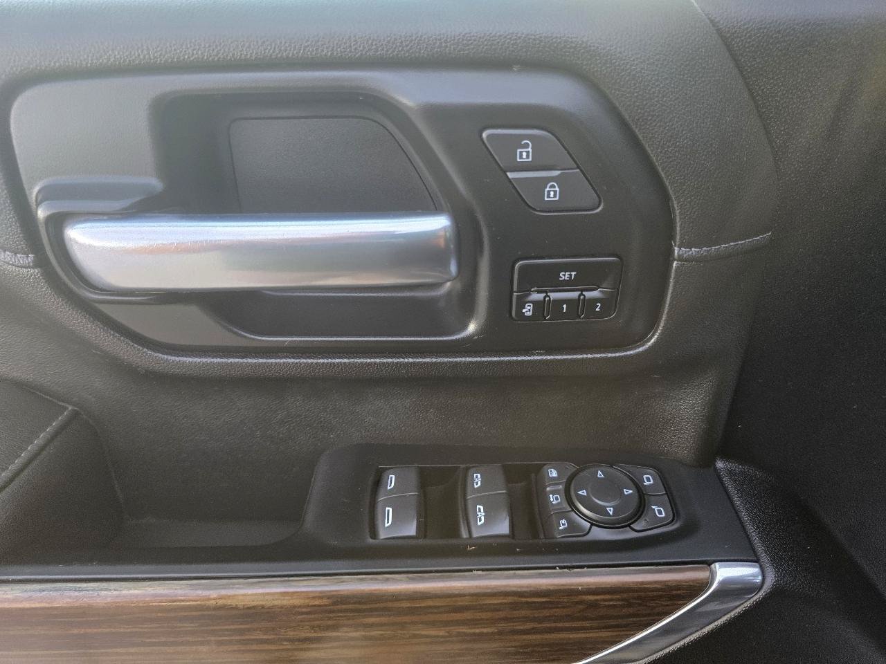 Used 2023 Chevrolet Silverado 2500 High Country w/ Z71 Off-Road Package AWD/4WD image 18