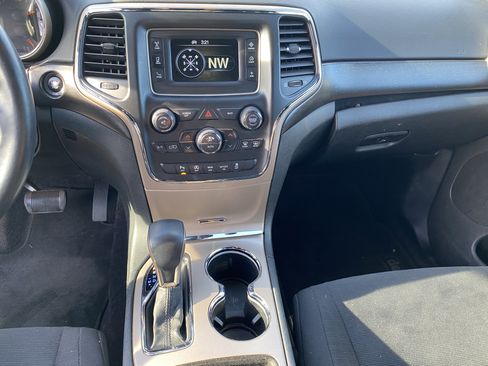 Used 2017 Jeep Grand Cherokee Laredo image 13
