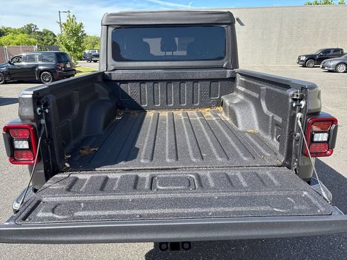 New 2026 Jeep Gladiator Mojave AWD/4WD image 32