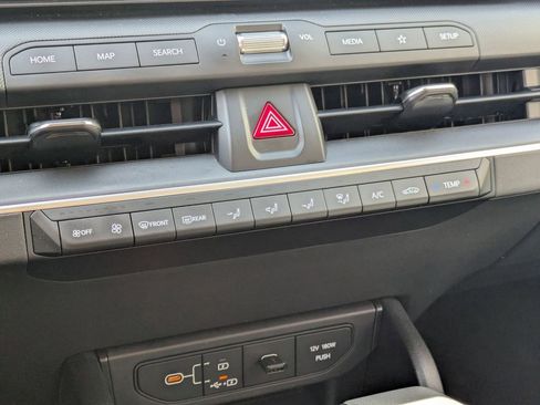 Used 2025 Kia K4 LXS image 22