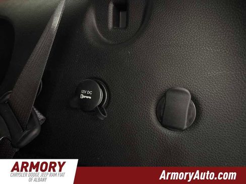 Used 2023 Dodge Durango GT image 29