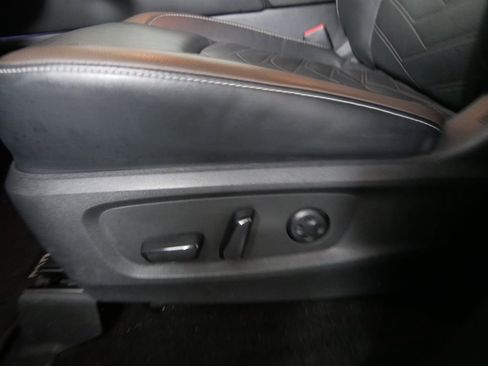 Used 2023 Nissan Pathfinder Platinum image 17