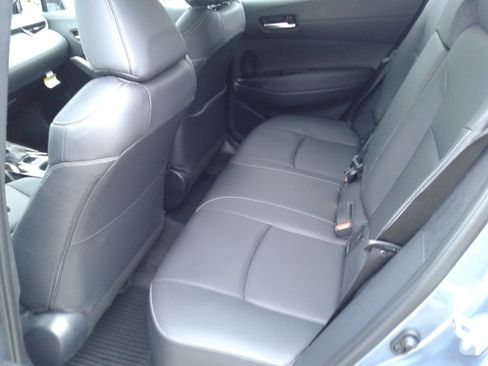 Used 2025 Toyota Corolla Cross XLE image 13