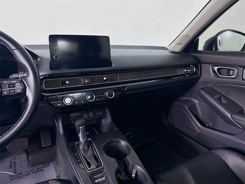 Used 2022 Honda Civic Touring image 23