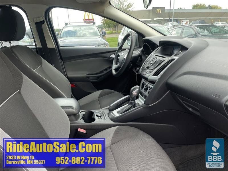 Used 2013 Ford Focus SE w/ SE Winter Pkg FWD image 14