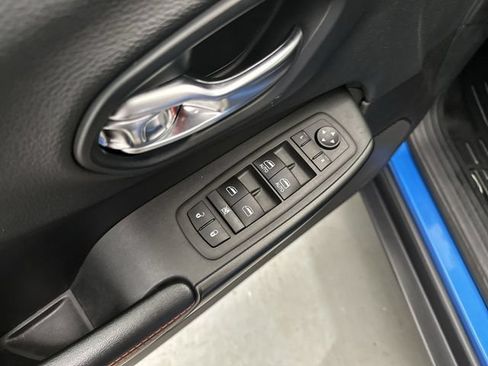 Used 2019 Jeep Cherokee Trailhawk w/ Cold Weather Group AWD/4WD image 19