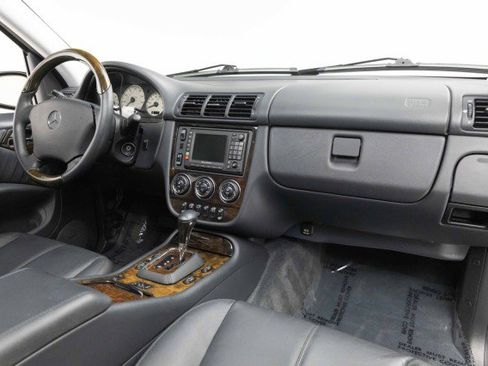 Used 2002 Mercedes-Benz ML 55 AMG 4MATIC image 2