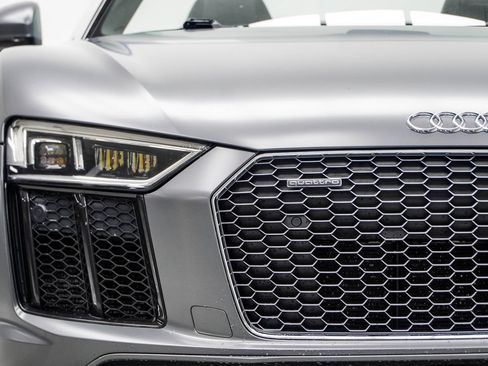 Used 2017 Audi R8 V10 w/ Carbon Exterior Package AWD/4WD image 14