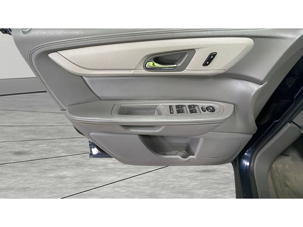 Used 2017 Chevrolet Traverse LT w/ Traveler's Package FWD image 10