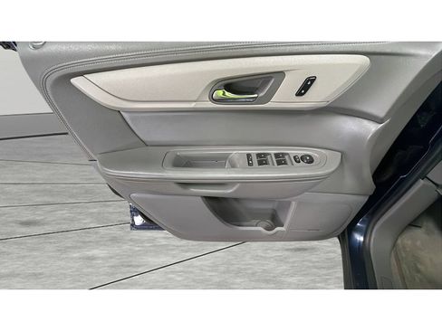 Used 2017 Chevrolet Traverse LT w/ Traveler's Package FWD image 10