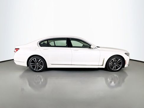 Certified 2022 BMW 750i xDrive image 8