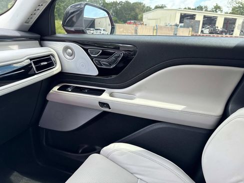New 2025 Lincoln Aviator Reserve w/ Luxury Package image 23