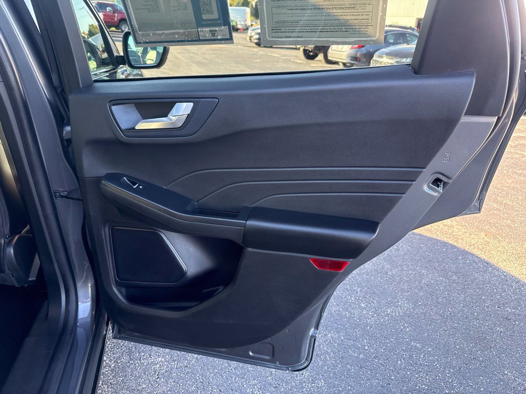 Certified 2024 Ford Escape Platinum AWD/4WD image 45