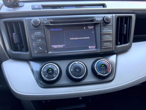 Used 2015 Toyota RAV4 LE FWD image 7