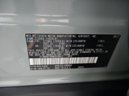Used 2021 Toyota RAV4 XLE Premium AWD/4WD image 18