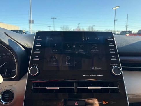 Used 2021 Toyota Avalon XLE image 15